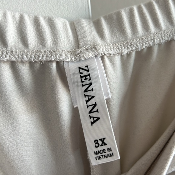 Elegant Cream Women's Top - Picture 6 of 7